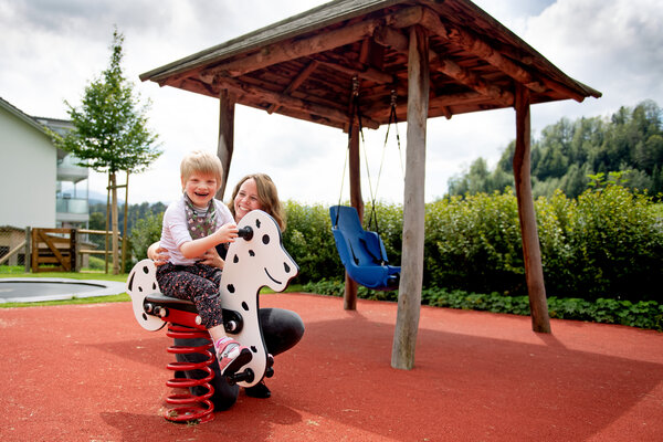 Kinderhaus Weidmatt - Spielplatz | © Corinne Glanzmann